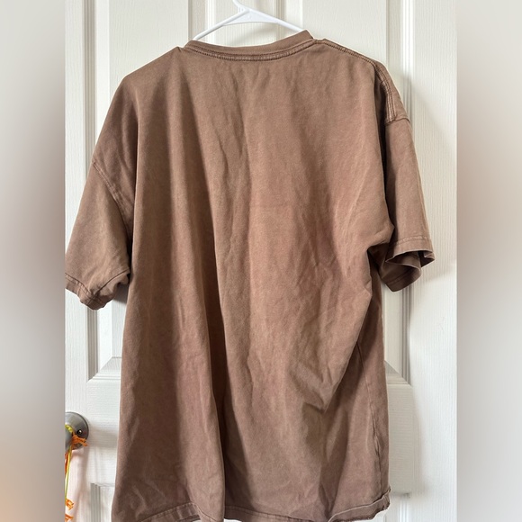 Nike Brown Short Sleeve Men's Tee - Picture 2 of 3